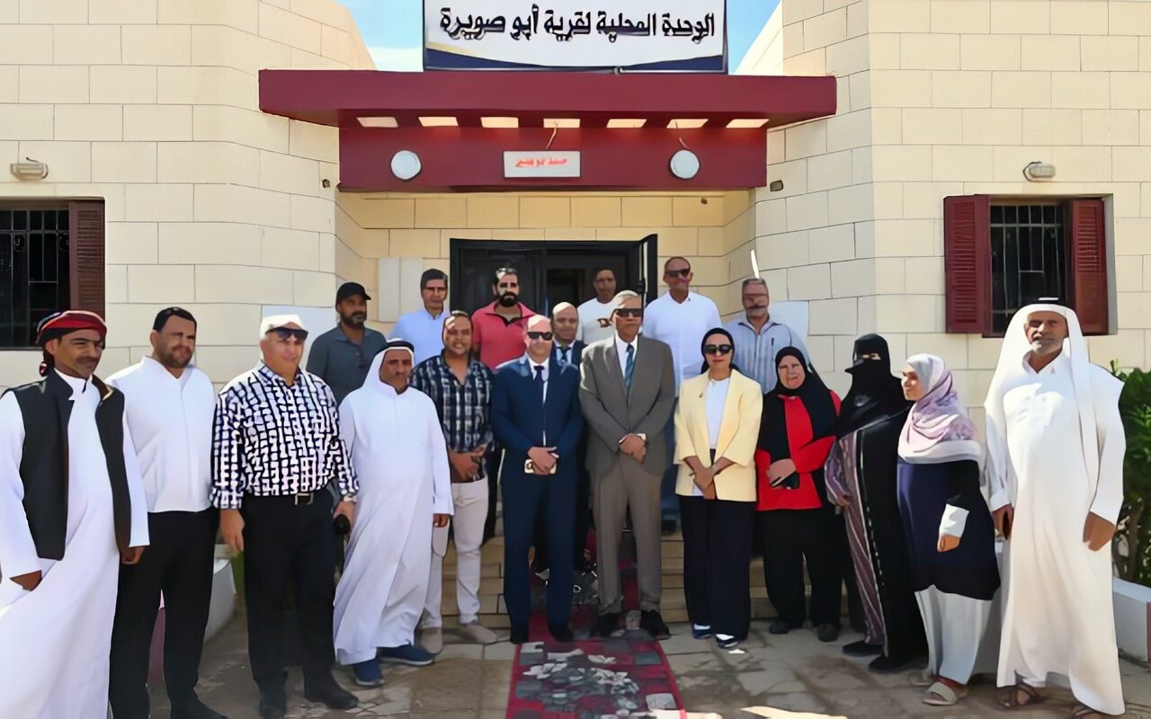65 مليون جنيه لتطوير طرق رأس سدر.. محافظ جنوب سيناء يفتح ملفات الإسكان والمياه والتأمين الصحي