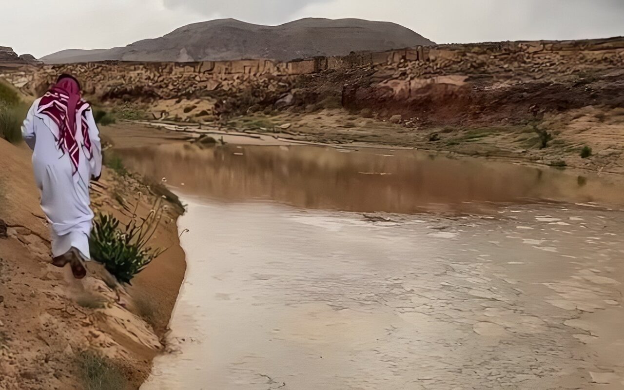 جنوب سيناء تستنفر أجهزتها لمواجهة السيول.. 3 سيول تضرب سانت كاترين ونويبع دون خسائر