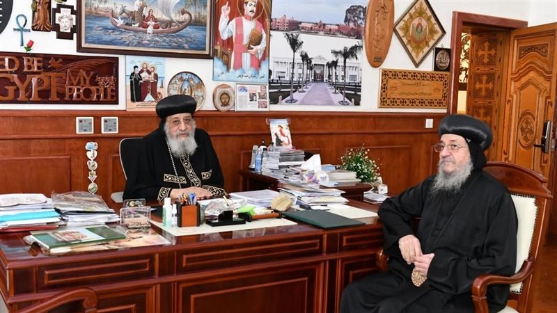 البابا تواضروس يتلقي تقريرا عن الخدمة في إيبارشية إسنا