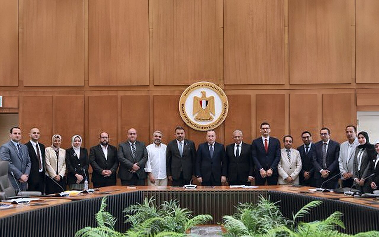 الباحثون المصريون يستعرضون تجاربهم التدريبية في اليابان أمام وزير التعليم العالي
