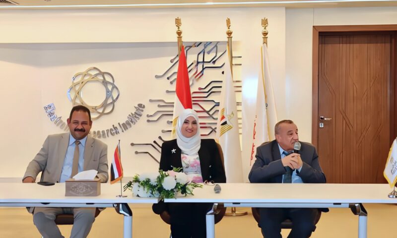 معهد بحوث الإلكترونيات يبحث تصنيع بطاريات بمكون محلي يصل إلى 85% وتطوير الخلايا الشمسية