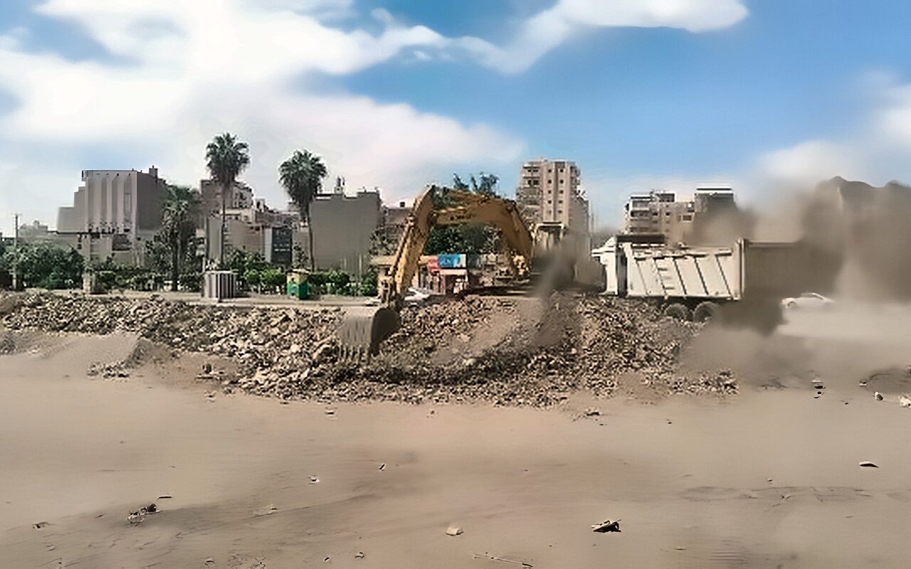 الدقهلية: رفع 240 طنًا من مخلفات الهدم والبناء بقطعة أرض فضاء بالمنصورة