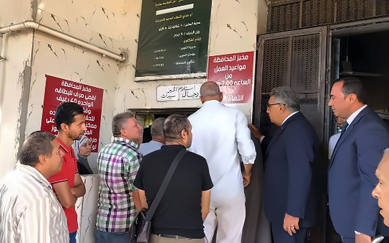 محافظ الدقهلية يتفقد مخبز المحافظة لمتابعة انتظام العمل وجودة رغيف الخبز والالتزام بالأوزان