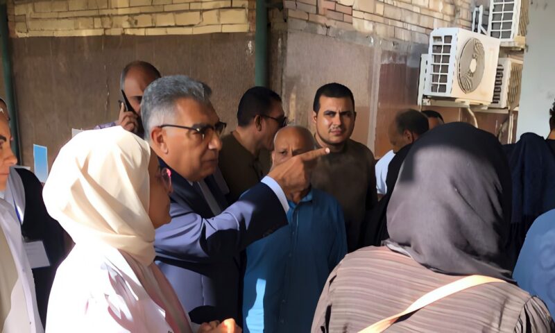 محافظ الدقهلية يتفقد مستشفى طلخا المركزي ويشيد  بالتزام الأطقم الطبية والتمريض .. صور