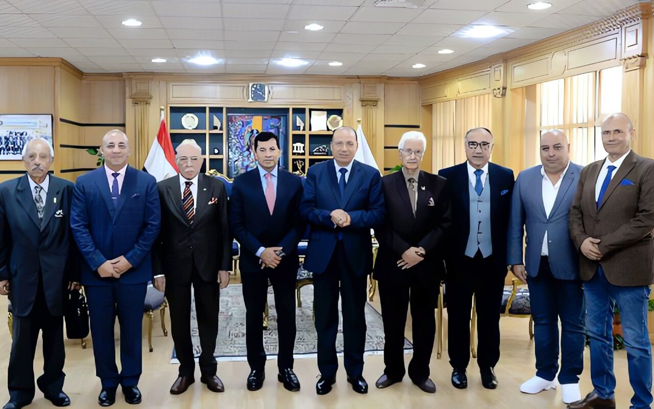 لإثراء المناقشات ودعم البحث العلمي.. أشرف صبحي وقيادات أكاديمية يشاركون في الامتحان التأهيلي للدكتوراه بكلية التربية الرياضية جامعة المنصورة