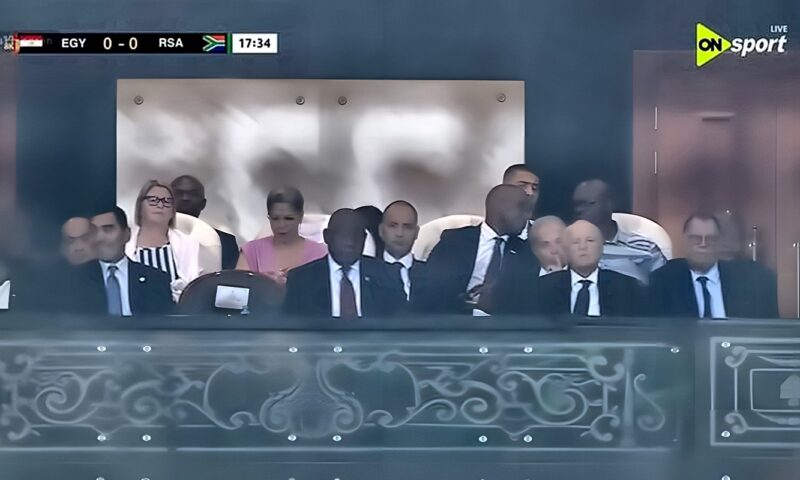 رئيس جنوب أفريقيا يحضر لقاء منتخب بلاده أمام مصر باستاد القاهرة (فيديو وصور)