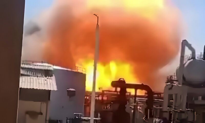حريق يوقف عمل ثاني أكبر مصفاة نفط في فنزويلا