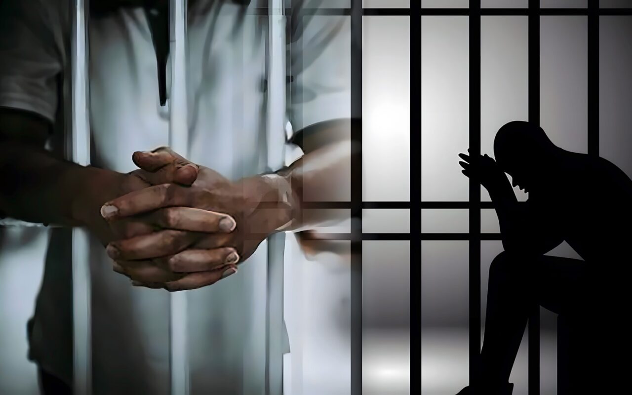 بعد واقعة فيديو الصلاة.. الغرامة والسجن 5 سنوات عقوبة ازدراء الأديان