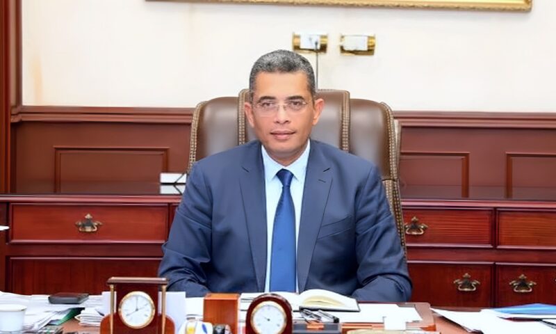 لجنة من الخدمات الحكومية لإعادة تسعير أراضي الشباب بالغردقة ورأس غارب