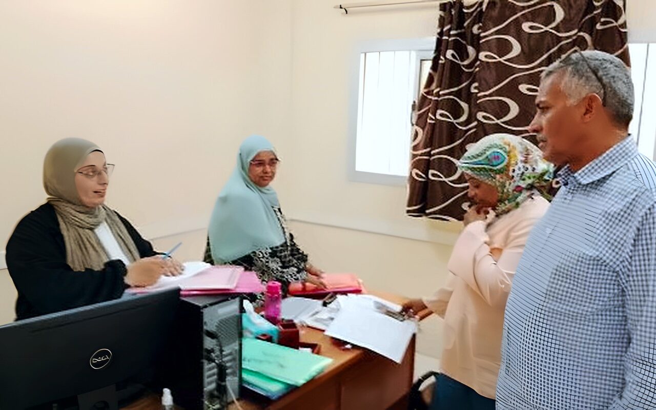 رئيس القصير يتابع الخدمات ميدانيا.. توجيهات بسرعة إنهاء معاملات المواطنين والاستعداد للسيول