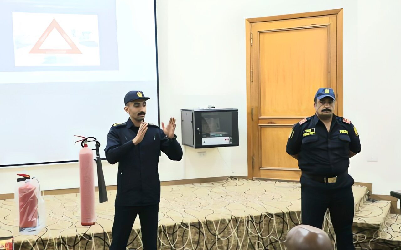 تدريب موظفي محافظة البحر الأحمر على الإطفاء والإنقاذ ومواجهة الطوارئ