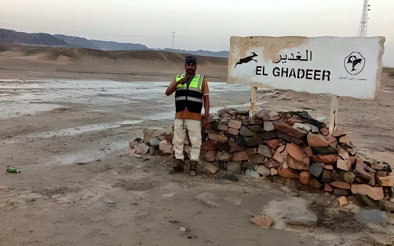 استقرار الطقس بمدن البحر الأحمر باستثناء مرسى علم.. توقف مياه سيل وادي الغدير