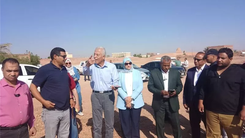 مستشار رئيس مجلس الوزراء تتفقد المشروعات المتعثرة بالوادي الجديد