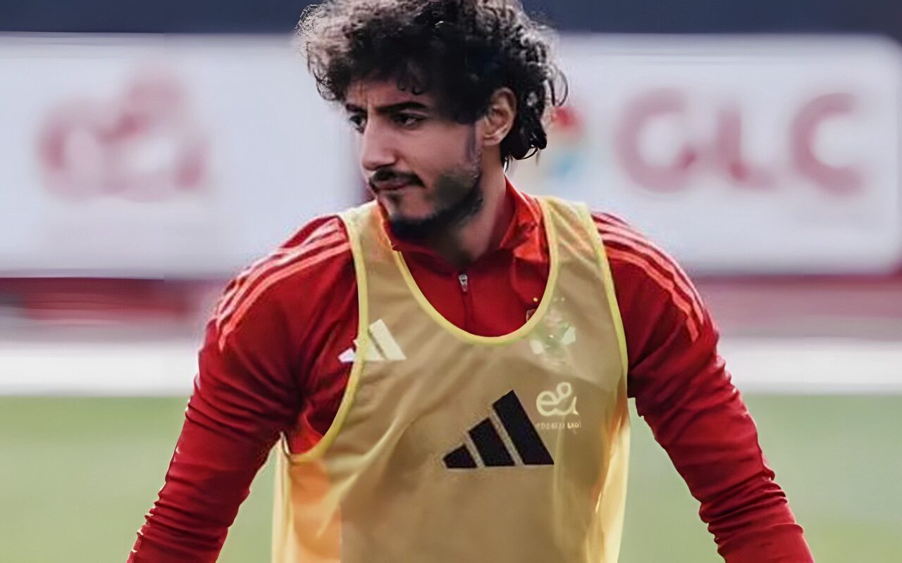 محمد هاني بين الأهلي وبيراميدز.. مصدر مقرب يكشف حقيقة التوقيع ومصير التجديد