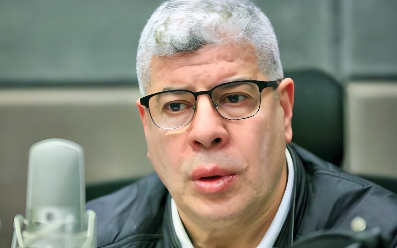 غياب التنسيق في الأندية، .. شوبير يكشف أزمة ملاعب الأهلي والزمالك والمنتخب