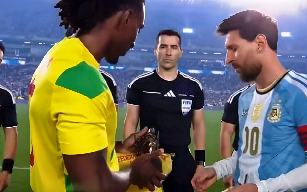 منتخب بنين يُهدي «ميسي» تذكارًا تاريخيًا في ليلة الوداع .. صور