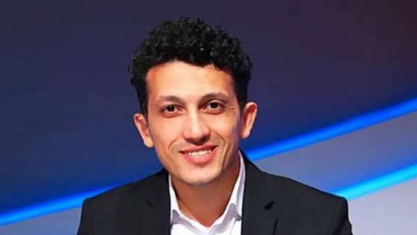 أمير هشام يكشف مفاجآت في عقود أجانب الزمالك.. نسب إعادة البيع تثير الجدل
