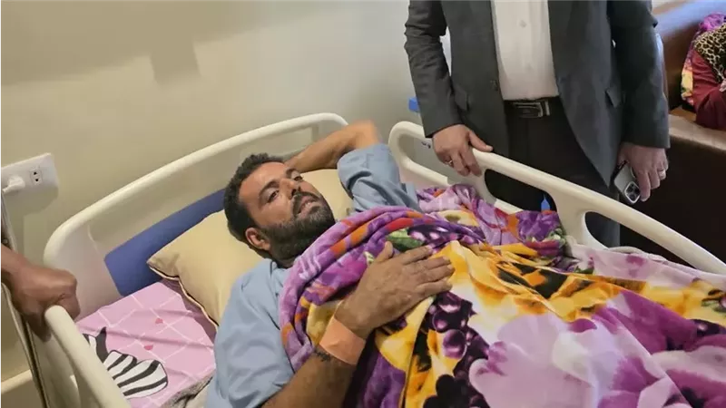 “أحمد عوض” المصاب المصري بحادث السودان: اتغدر بيا بـ 3 طلقات ونفسي أقف على رجلي (فيديو)