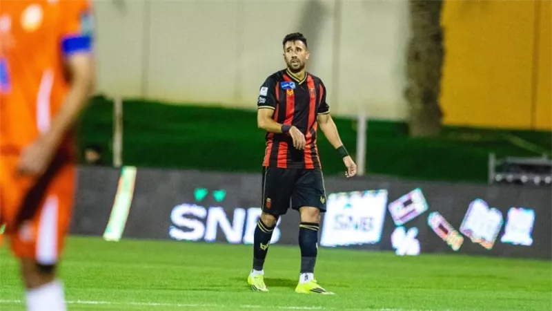 بمشاركة تريزيجيه، الرياض يتأخر بثنائية أمام القادسية في الشوط الأول بالدوري السعودي