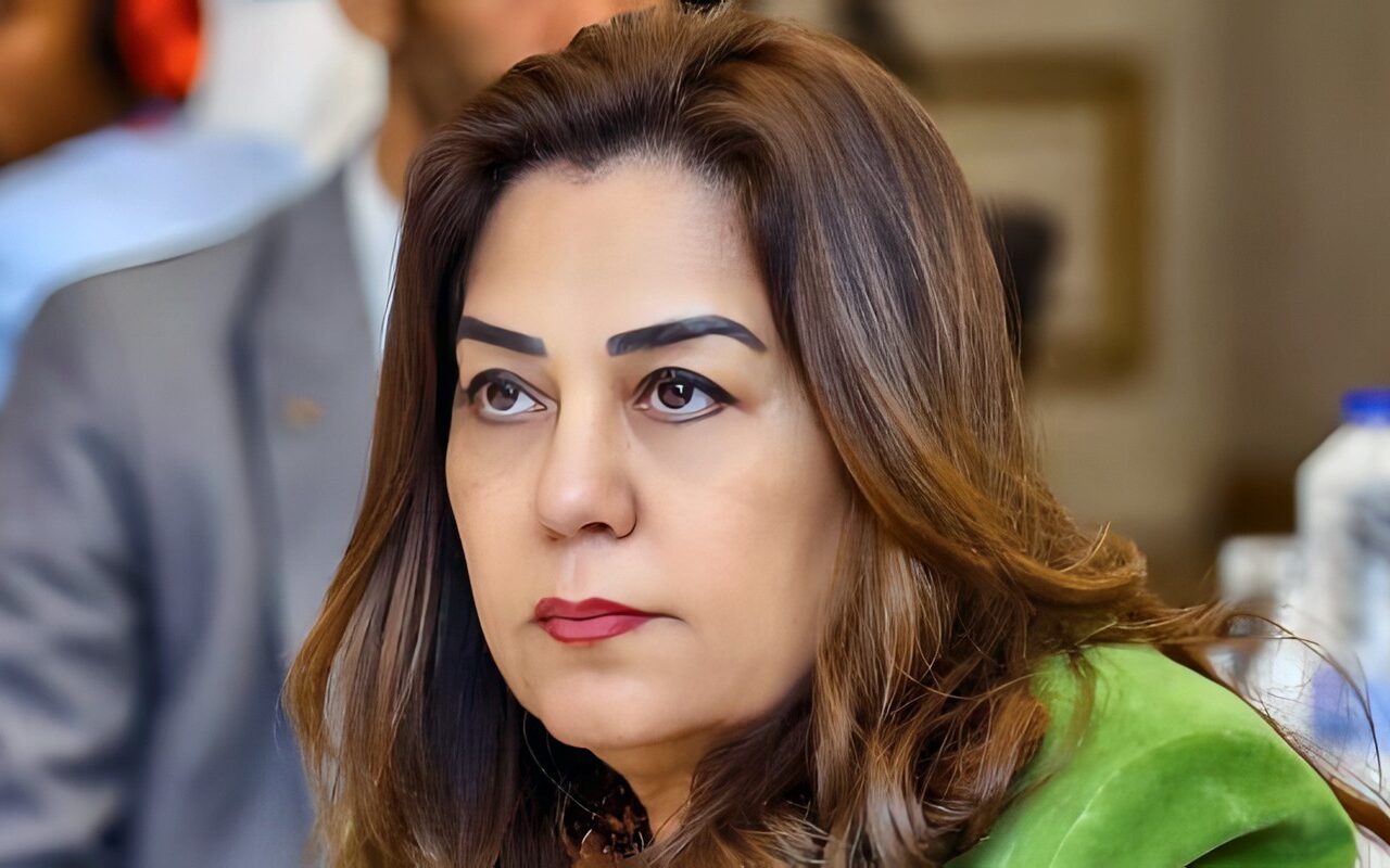 وزيرة التنمية المحلية تعلن إنشاء مركز متكامل للنباتات الطبية والعطرية في بني سويف