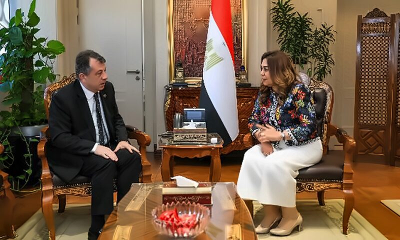 عوض تبحث مع سفير أرمينيا بالقاهرة تعزيز التعاون في مجالات حماية الطبيعة وإدارة المخلفات