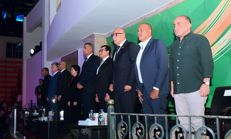 بحضور أشرف صبحي.. محافظ جنوب سيناء يفتتح بطولة العالم للجامعات للسباحة بالزعانف 2026 بشرم الشيخ