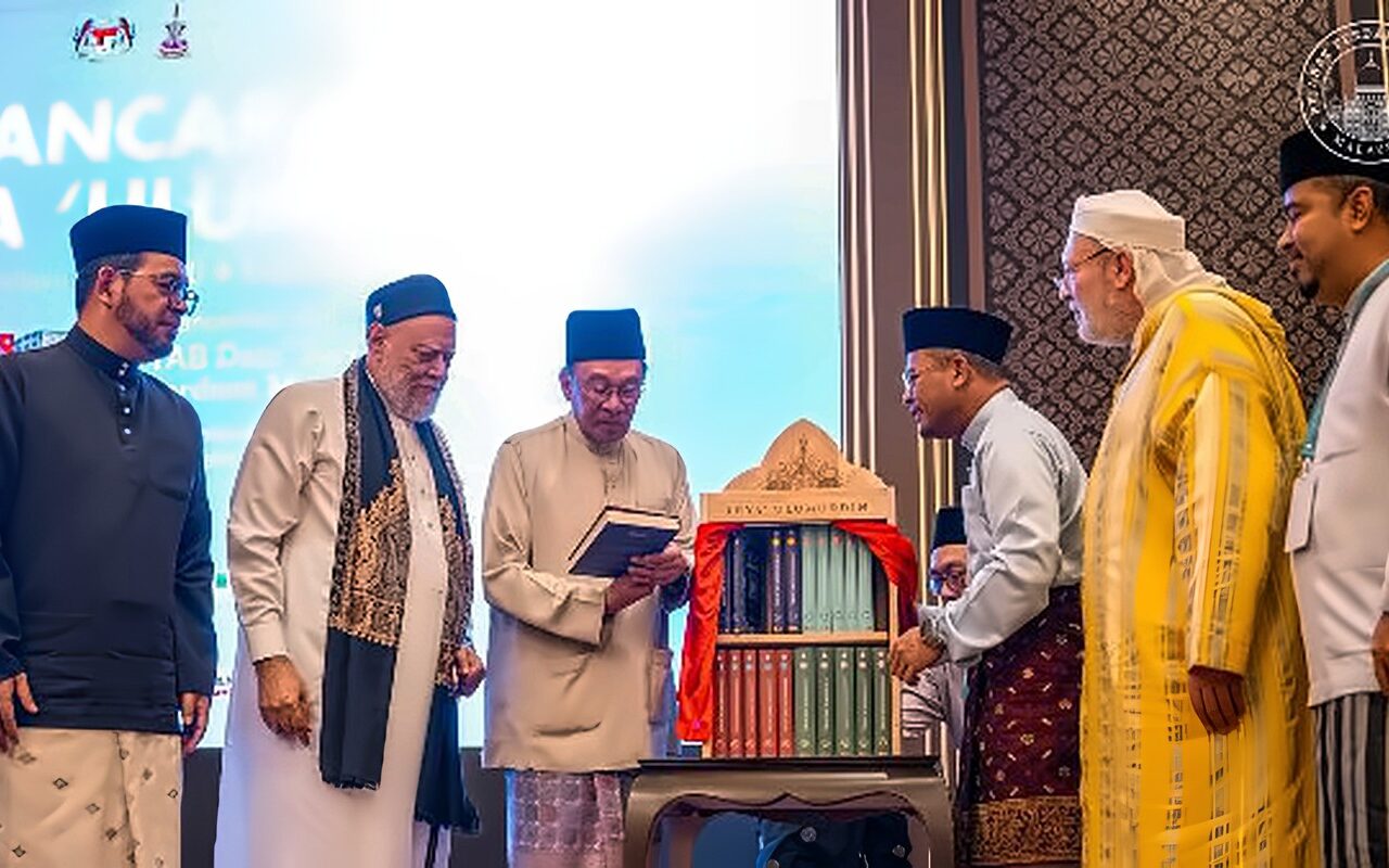علي جمعة: أعتز بتقدير رئيس وزراء ماليزيا لدور الأزهر في نشر العلم وترسيخ قيم الوسطية والاعتدال
