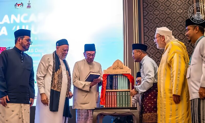 علي جمعة: أعتز بتقدير رئيس وزراء ماليزيا لدور الأزهر في نشر العلم وترسيخ قيم الوسطية والاعتدال