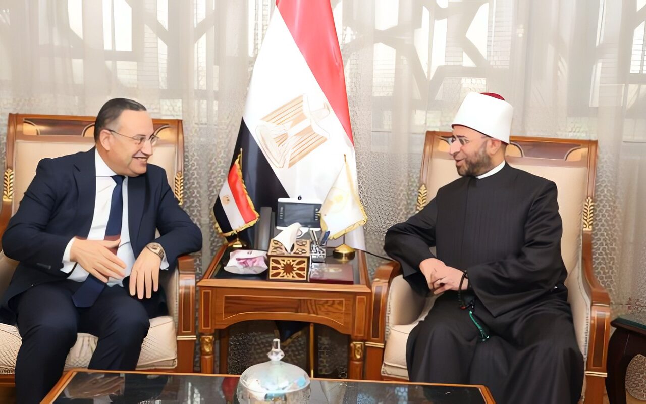 وزيرا الأوقاف والتعليم العالي يبحثان تعزيز الوعي وتطوير الخطاب الدعوي بالبحث العلمي