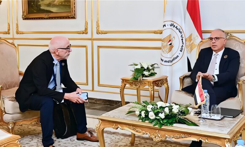 وزير الري يبحث مع رئيس معهد المياه المتوسطي تنسيق الجهود والاستعدادات لمؤتمر الأمم المتحدة للمياه ٢٠٢٦