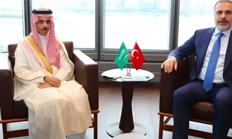 لبحث الهجمات الأخيرة على المملكة، اتصال هاتفي بين وزيري خارجية السعودية وتركيا