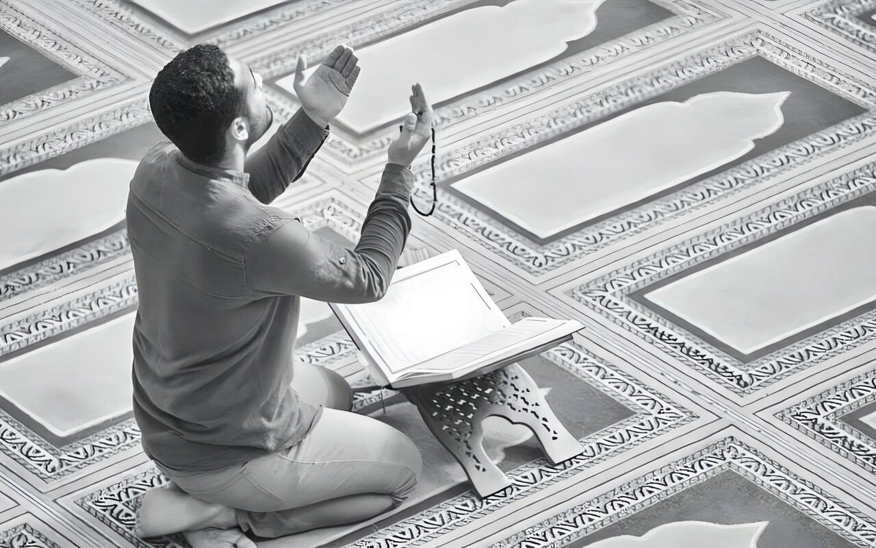 أذكار الصباح كما وردت عن النبي .. رددها الآن تكن في معية الله حتى المساء