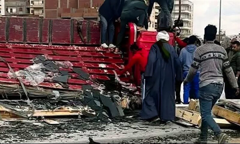 إصابة 3 أشخاص إثر انقلاب سيارة محملة بالزجاج أعلى كوبري سمنود بالغربية