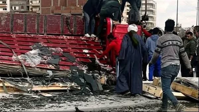 إصابة 3 أشخاص إثر انقلاب سيارة محملة بالزجاج أعلى كوبري سمنود بالغربية