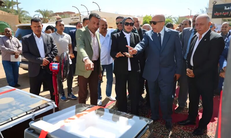 محافظ الوادي الجديد تشهد تجهيز 50عروسًا بالداخلة وبلاط
