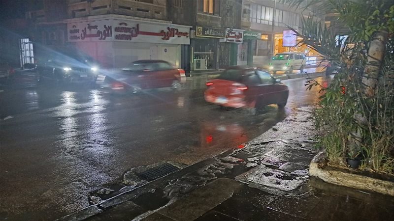 الأمطار تباغت الإسكندرية مجددا بعد توقفها والأرصاد تحذر هذه المحافظات (فيديو)