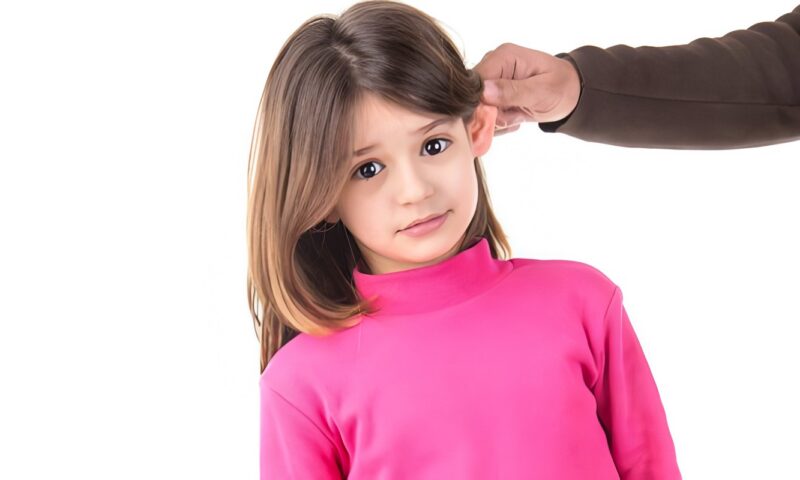 بلاغ ضد معلمة حضانة بالهرم.. اتهام بالتعدي على طفلة بالضرب وجذبها من أذنها