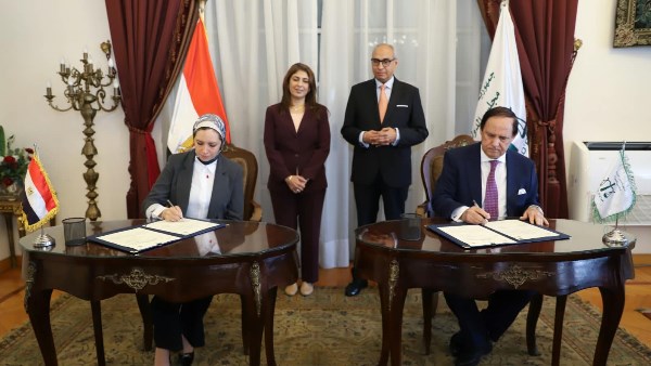 رئيس مجلس الدولة يستقبل وفد الجامعة المصرية الصينية ويشهد توقيع بروتوكول تعاون بين الجانبين