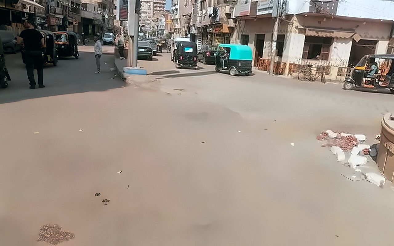 رئيس مدينة كفر شكر: أنهينا أزمة التكاتك بمدخل المدينة ونقلنا الموقف لأرض فضاء (صور)