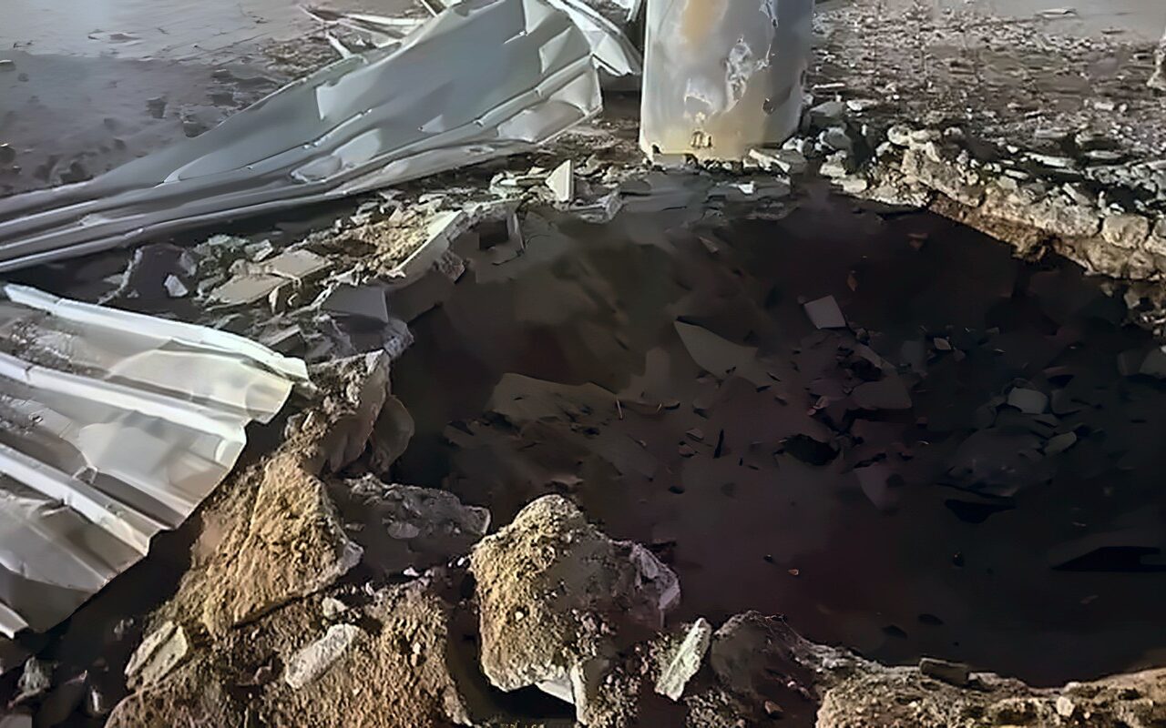 الدفاع المدني السعودي: إصابة مقيم وأضرار في مصلى بسقوط شظايا اعتراض صاروخ في “أحد رفيدة”