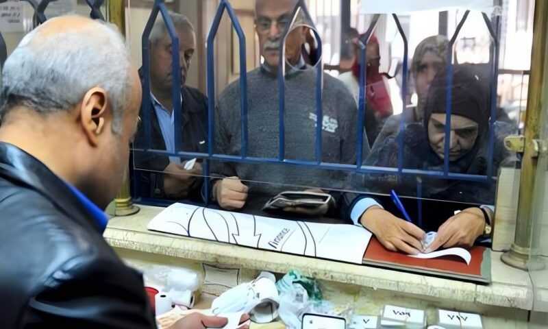 لخدمة كبار السن بمكاتب التوثيق.. ربط الشهر العقاري بقاعدة بيانات الأحوال المدنية