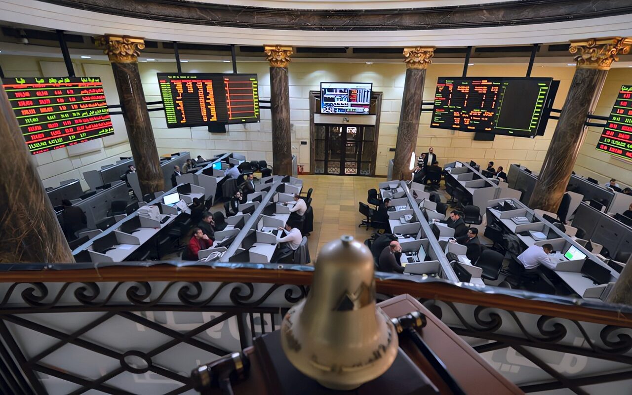 البورصة تُعمق خسائرها منتصف التعاملات.. الثلاثيني ينخفض 2.49% والسبعيني يفقد 2.8%