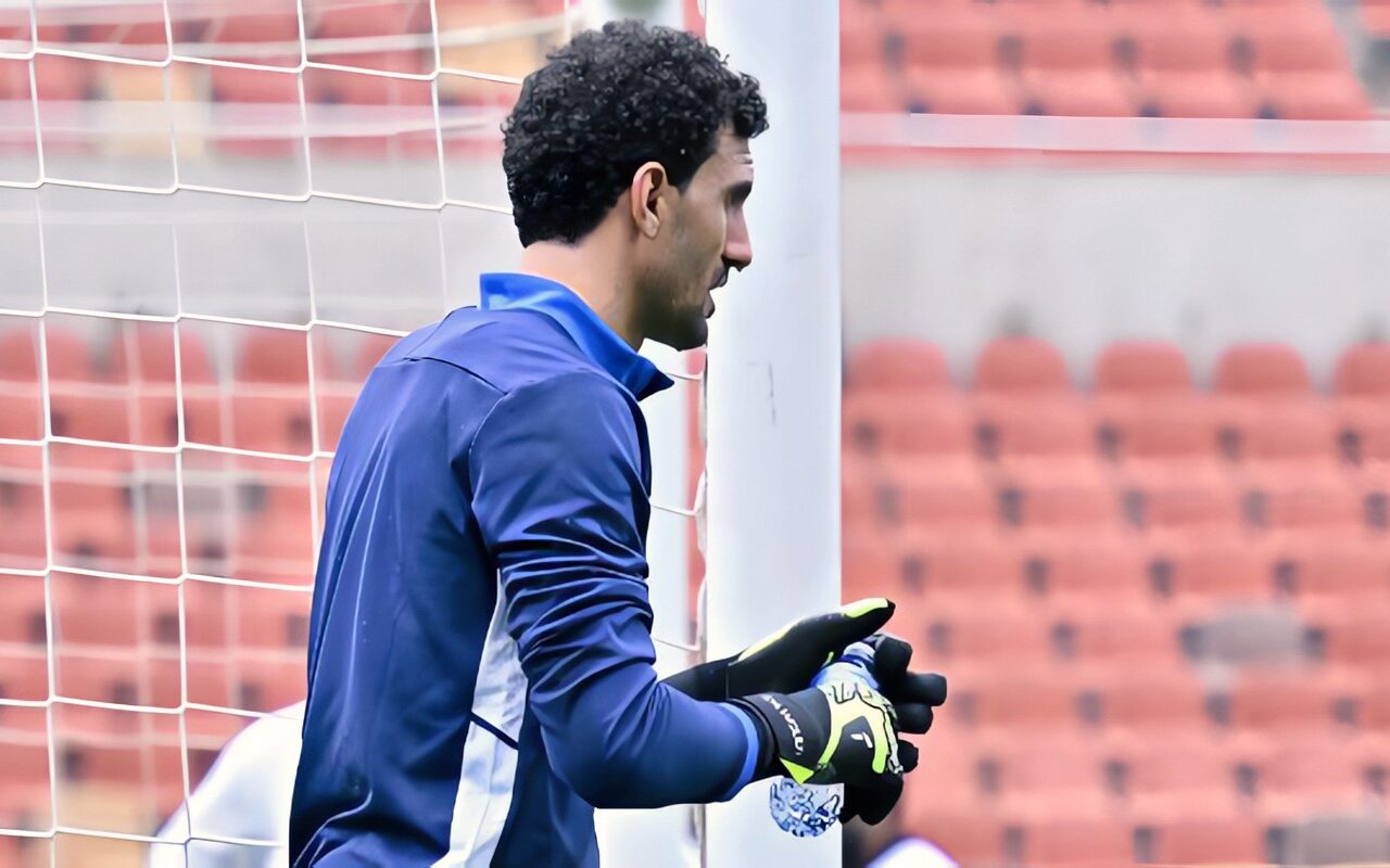 محمد عواد يزور أحمد خالد في الإسكندرية بعد إصابته أمام الزمالك