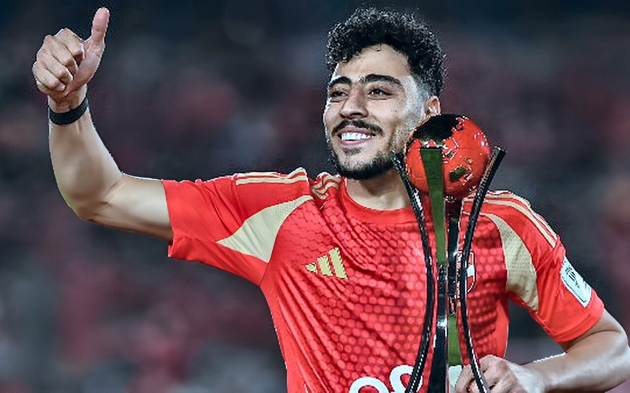 أحمد حسن يكشف مفاجأة بشأن أكرم توفيق بعد التألق في القمة