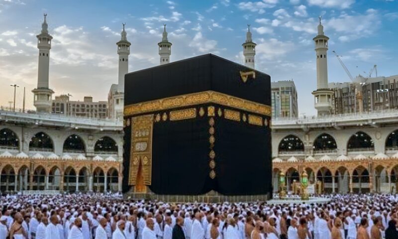 هل يجوز أداء العمرة بالتقسيط مع زيادة المبلغ؟.. عطية لاشين يوضح