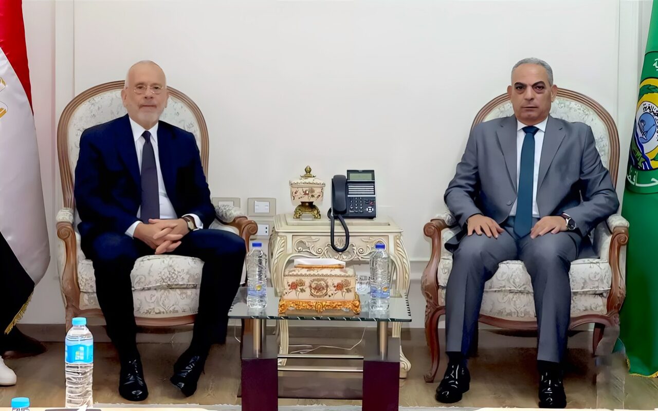 محافظ الإسماعيلية يبحث مع سفير اليونان تعزيز التعاون المشترك وفتح آفاق جديدة للاستثمار