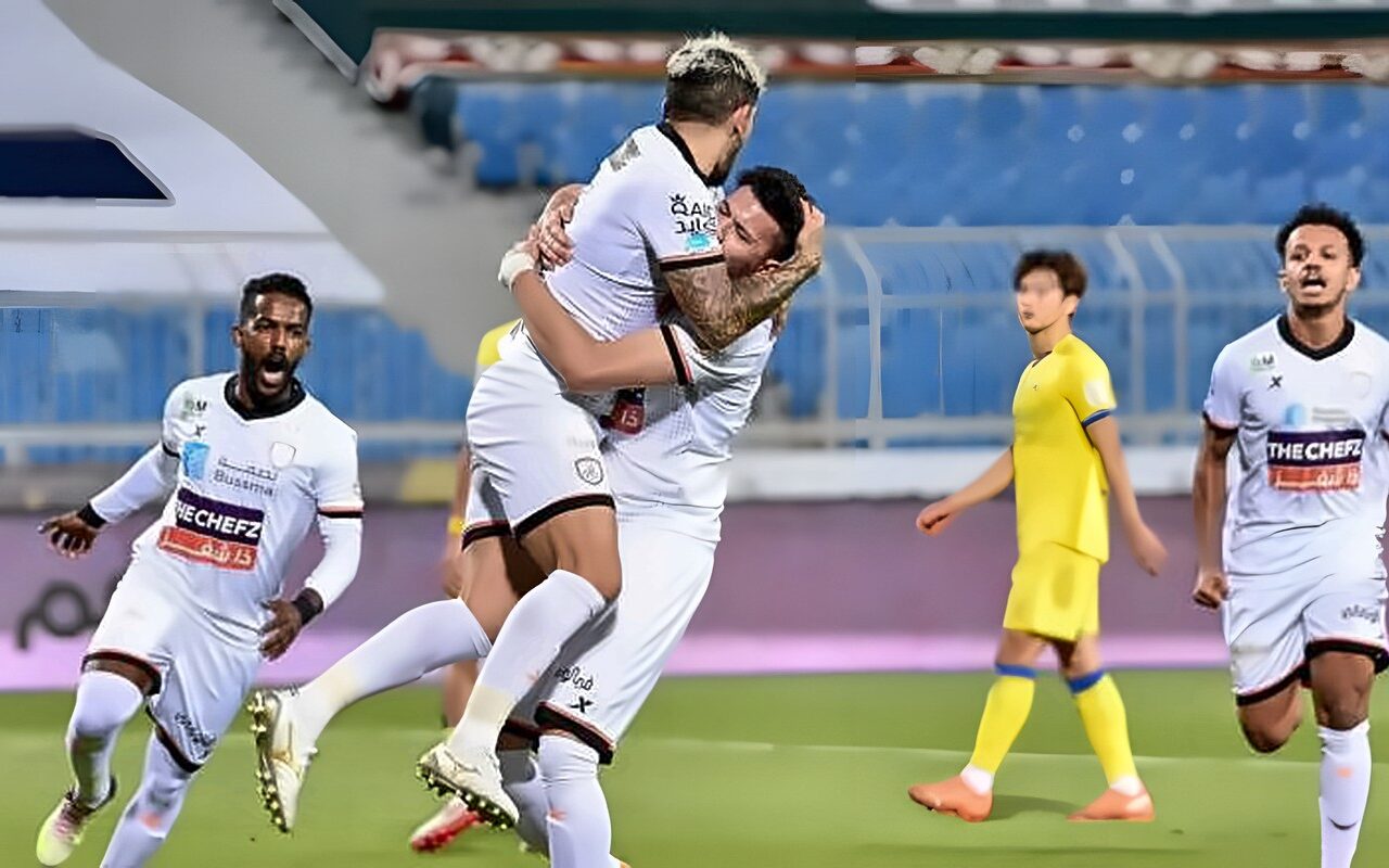 بـ 10 لاعبين فقط.. الشباب يكتسح التعاون بثلاثية في الدوري السعودي
