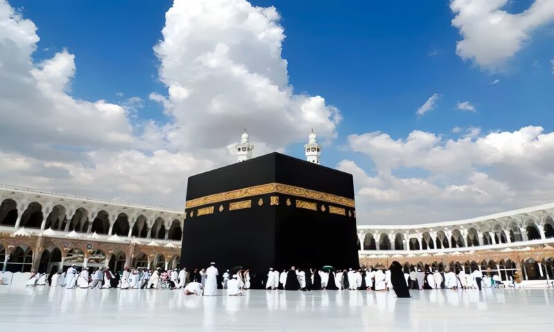 عمرة رمضان.. لمن استطاع إليها سبيلا.. 3 رحلات حد أقصى لشركات السياحة بالسعودية.. وطفرة جديدة في الرسوم
