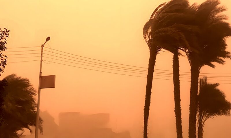 بعد تحذيرات الأرصاد.. رفع درجة الاستعداد بالإسكندرية بسبب الطقس واضطراب الملاحة البحرية
