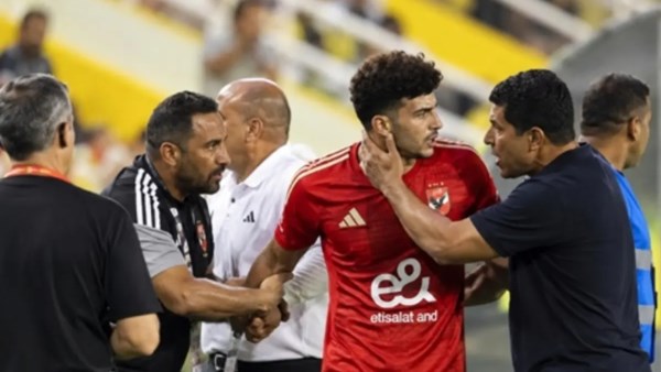 عموتة في اختبار مغربي جديد..  تاريخ مواجهات مدرب الأهلي ضد الرجاء | تقرير